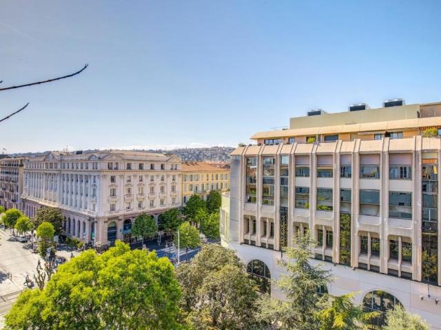 A VENDRE NICE DUBOUCHAGE NICE ETOILE 2P 39 m² AVANT DERNIER ETAGE AVEC BALCON