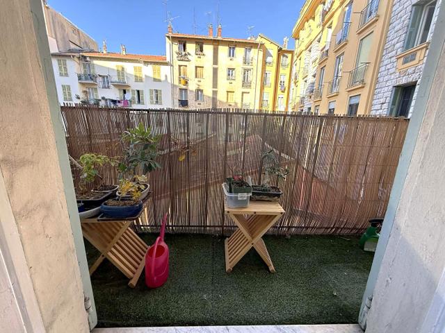 A VENDRE: NICE/LE PORT Appartement F1 28 m2, Balcon