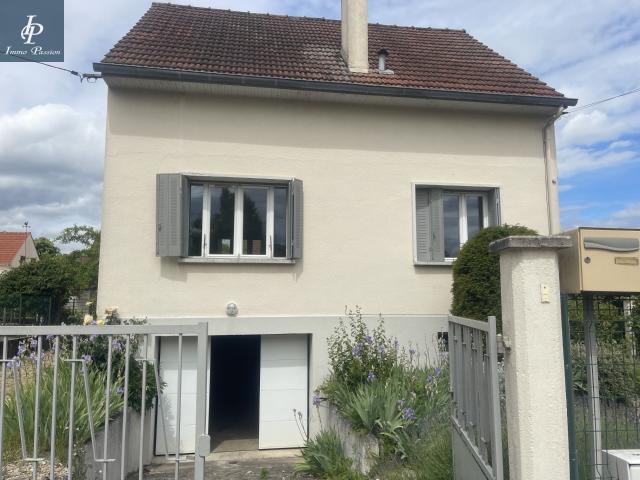 A VENDRE NUITS SAINT GEORGES maison de type 5 proche tous commerces, bus et gare