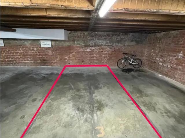 à vendre Parking Uccle Xavier De Buestraat