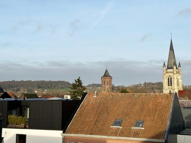 A vendre, penthouse/ appartement neuf dans un complexe tendance sur la Grand Place de Renaix !