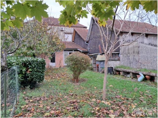 A vendre Pergain Taillac Maison de village 170m2 Terrain 1100m2 garage hangar