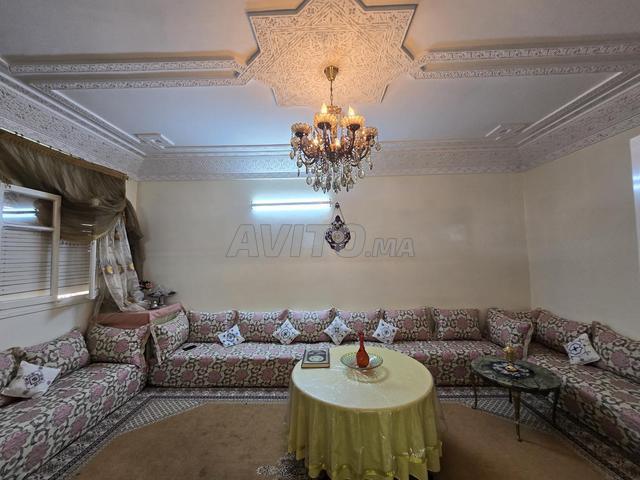 A vendre petit étage de villa titré