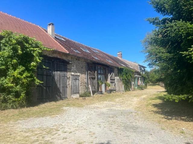 À vendre: petite propriété avec potentiel gîte et piscine Haute Vienne