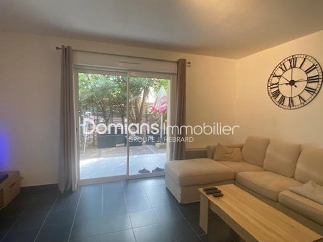A VENDRE PEYRESTORTES T2 en rez de jardin avec place de
