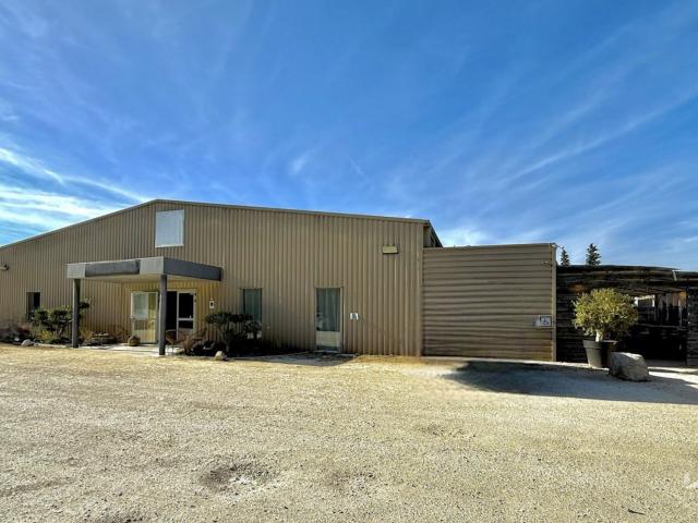 A VENDRE PIERRELATTE BATIMENT COMMERCIAL 700 M2 environ opportunité d’investissement avec locataires en p