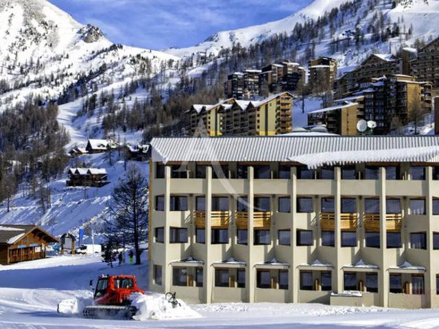 A VENDRE POUR INVESTISSEMENT LMNP EN RESIDENCE DE TOURISME: Appartement studio de 26.50 m2 situé à ISOLA 2000