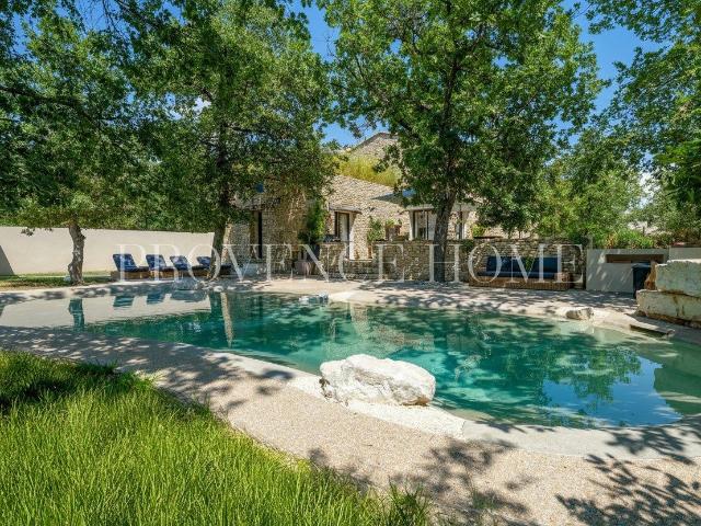 A Vendre Propriété Contemporaine Avec Piscine Gordes Luberon. 190m² Gordes