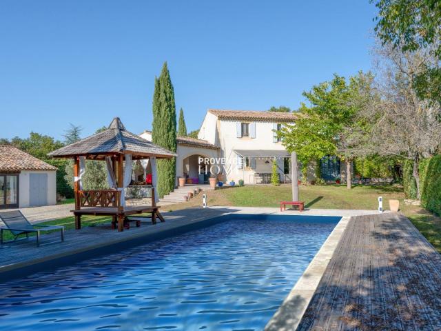 A Vendre Propriete A Cabrieres D'avignon Au Calme Et Avec Vu. 180m² Cabrières d'Avignon