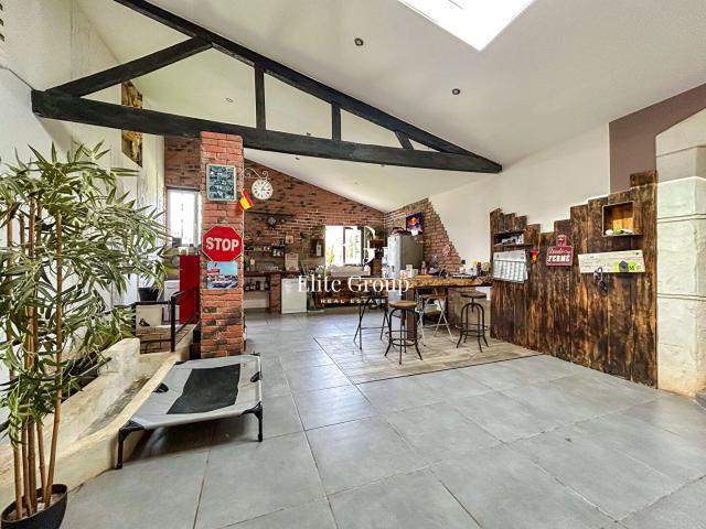 PROPRIETE AUX BEAUX VOLUMES ET AUX MULTIPLES PERSPECTIVES