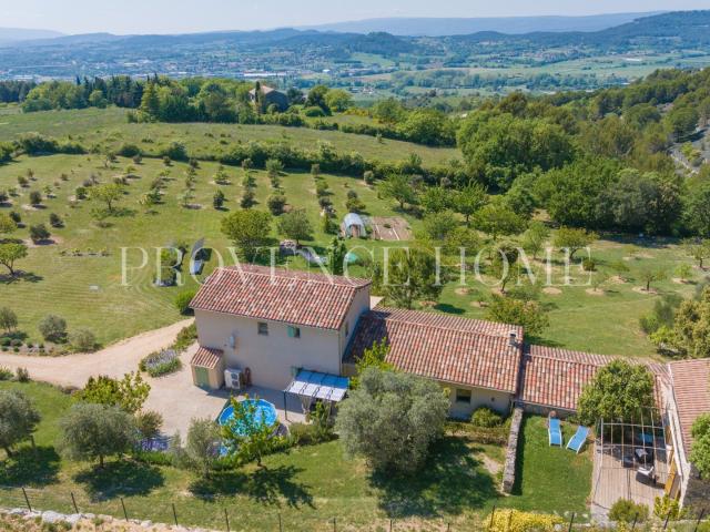 A Vendre Propriété Avec Maison D'amis Et Vue Panoramique Lub. 270m² Apt