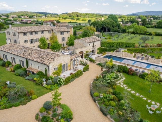 À VENDRE PROPRIÉTÉ D'EXCEPTION AU CŒUR DU LUBERON
