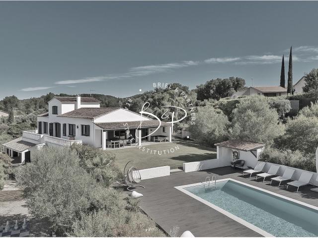A vendre Propriété d'exception avec gîtes, piscines et vue dominante ? Proche centre et au calme
