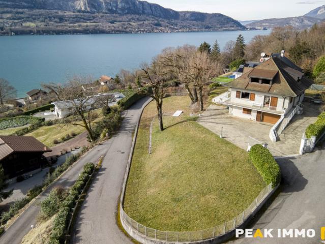 A Vendre Propriété de caractère dans un secteur résidentiel