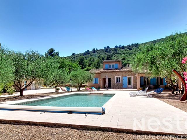 A VENDRE ! Propriété de charme 4 chambres Plus de 7000m2 de terrain au CANNET DES MAURES