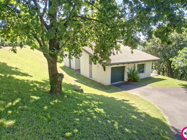 A Vendre propriété des années 70 Ciboure, colline de Bordagain