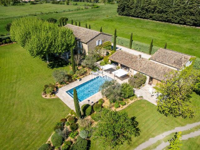 A Vendre Propriete Du XVIIIè Avec Vue Luberon Piscine Spa Ol. 390m² Cheval Blanc