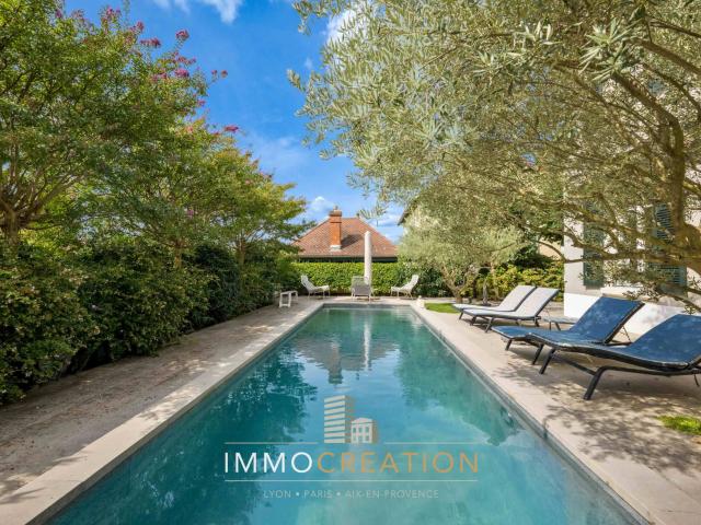 A VENDRE Propriété exceptionnelle de plus de 300 m2 piscine LYON 3 Montchat PArc Chaussagne