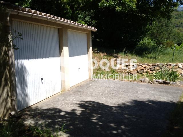 A Vendre, PREMIAN, 2 garages plus jardin