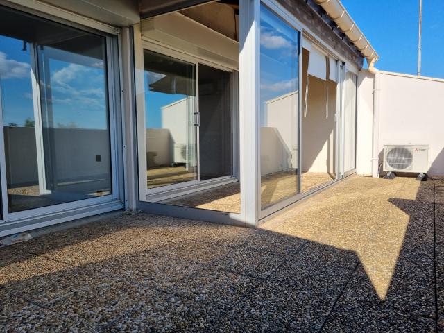 A VENDRE QUAI VALLIERE LES HALLES DERNIER ETAGE AVEC TERRASSE AVEC VUE DEGAGEE