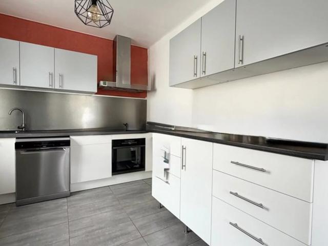 À VENDRE Quartier Paix, 3 chambres