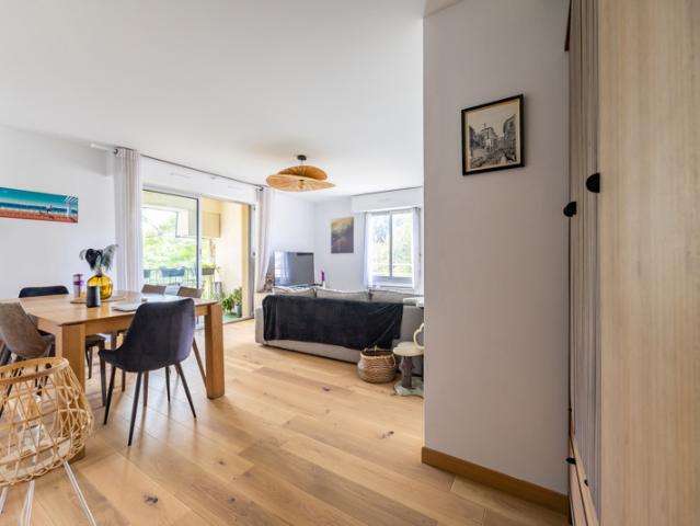A VENDRE QUARTIER SAINT SEURIN APPARTEMENT T4 AVEC BALCON