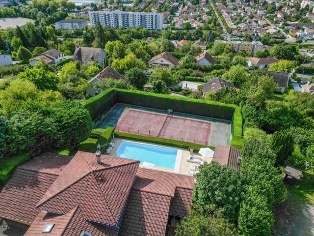 À Vendre: Résidence avec Vue Imprenable sur Bourgoin Jallieu