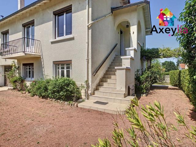 A VENDRE RIORGES MAISON 4 CHAMBRES AVEC TERRAIN