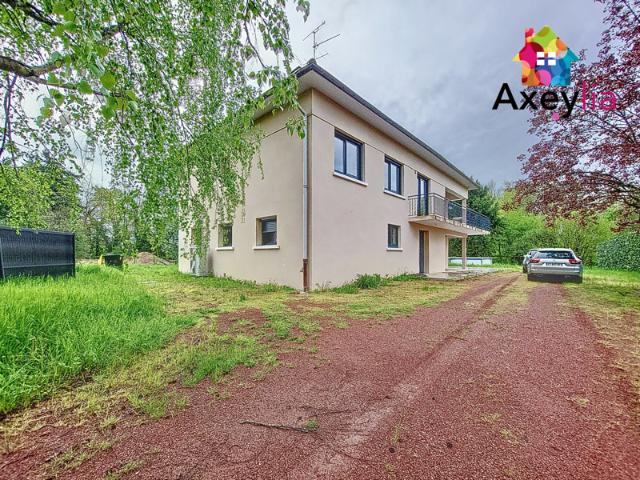 A VENDRE RIORGES MAISON ENTIEREMENT RENOVEE, 6 CHAMBRES