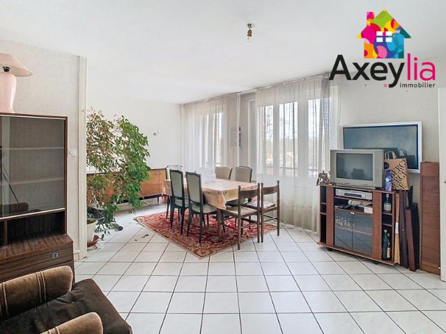A VENDRE ROANNE APPARTEMENT T5 AVEC BALCON, CAVE ET CELLIE