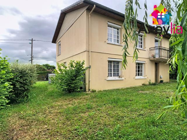 A VENDRE SAINT DENIS DE CABANE MAISON 4 CH AVEC GARAGE E