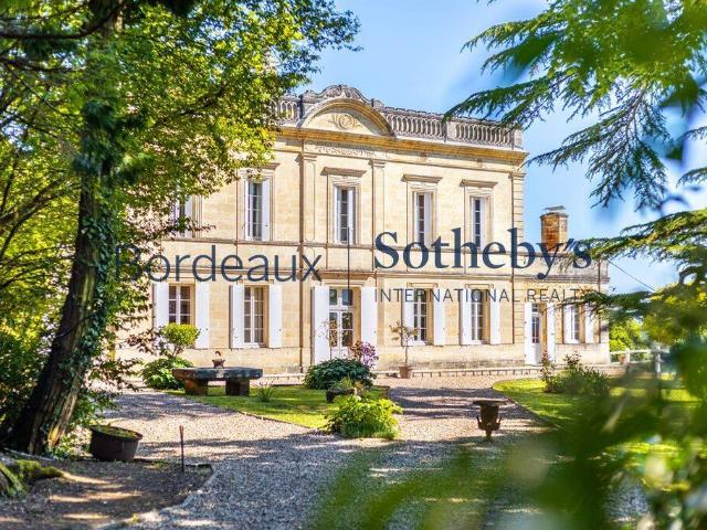 A VENDRE SAINT EMILION MAISON DE MAÎTRE DEPENDANCES 5HA