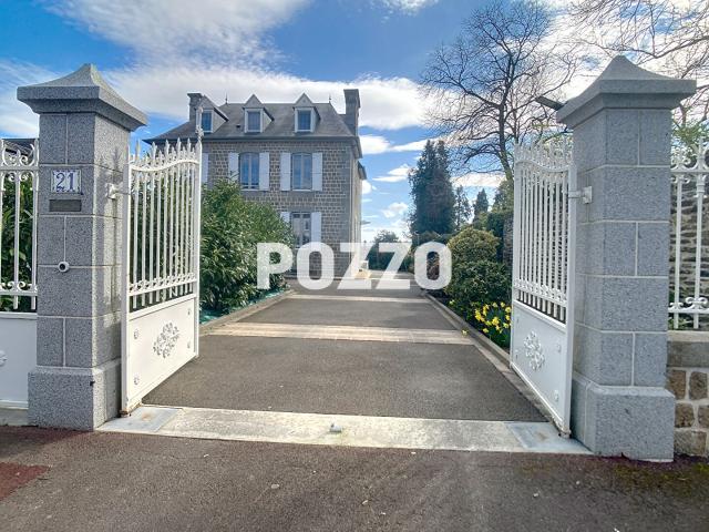 A Vendre Saint Hilaire Du Harcouet Maison 8 pièce s 206.5 m2