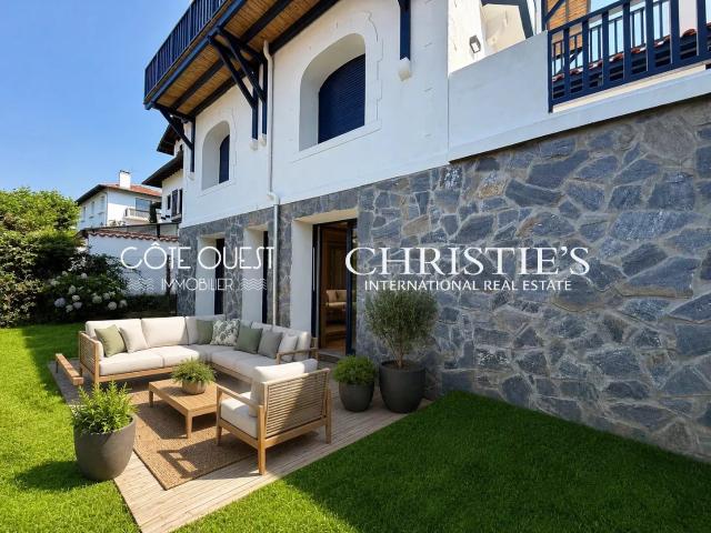 À vendre Saint Jean de Luz Appartement de 118 m² avec jardin