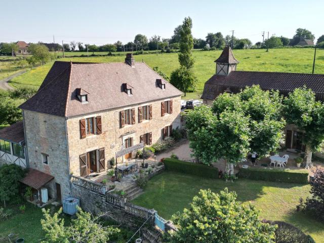 A vendre secteur Gramat magnifique propriété comprenant une. 368m² Gramat