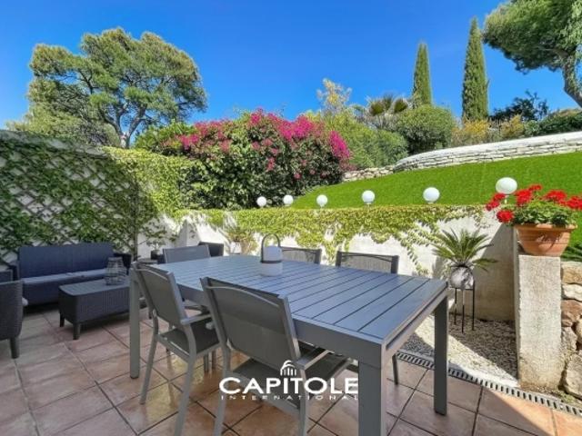 À vendre Secteur Saint Claude, maison de 93 m², terrain d'env. 350 m², piscine, grand garage, au calme, domaine fermé et sécurisé