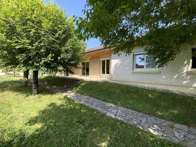 A vendre, secteur VAYRAC, maison de plain pied, bien agencée. 104m² Vayrac