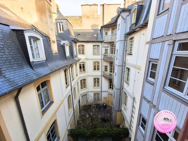 A VENDRE SOQUET IMMOBILIER APPARTEMENT 4 pièces de 92,38m2 au sol RENNES CENTRE VILLE