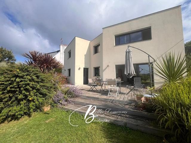 A vendre spacieuse contemporaine proche des plages en presqu. 180m² Crozon