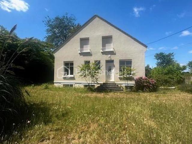 ? À VENDRE – Spacieuse Maison Familiale de 180 m² avec Terrain de 2 740 m²