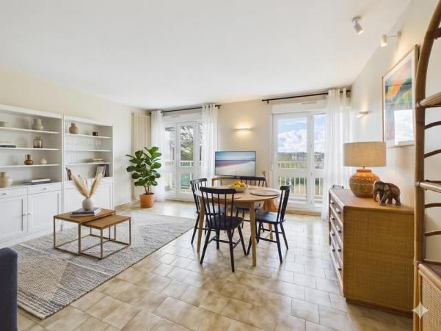 À vendre Spacieux T4 avec balcon, cave et box à Corbeil Es