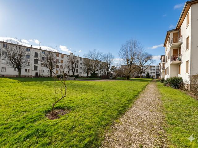 À vendre Spacieux F4 avec balcon, cave et place de parking Montmorency