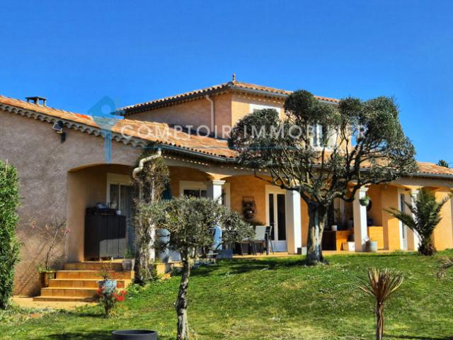 À VENDRE ST JULIEN LES ROSIERS Villa d'exception, un vérit