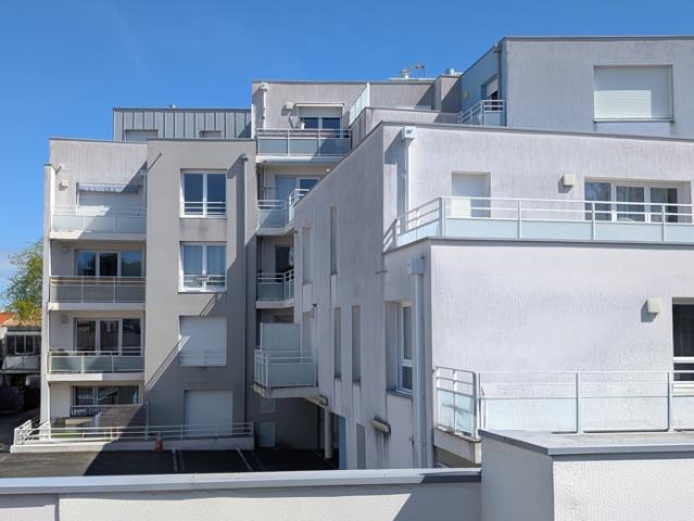 À vendre Studio 25 m2 avec grand balcon à La Rochelle qua