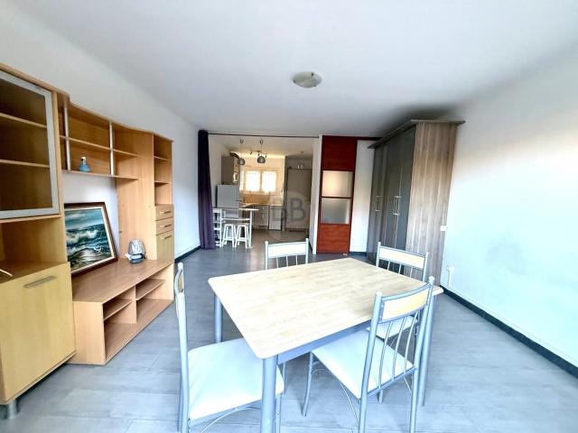 A VENDRE STUDIO DE 34 M2 RENOVE ST RAPHAEL PLAGES A PIED