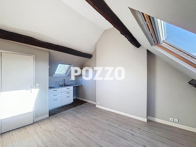 A VENDRE BELLE OPPORTUNITE A SAISIR DANS LE CENTRE DE BAYEUX