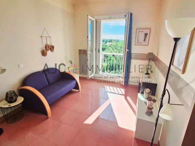 À VENDRE – STUDIO LUMINEUX À DEUX PAS DU CENTRE VILLE