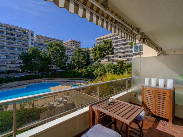 A vendre studio Marseille 8ème carré d'or Cadenelle terrasse pi