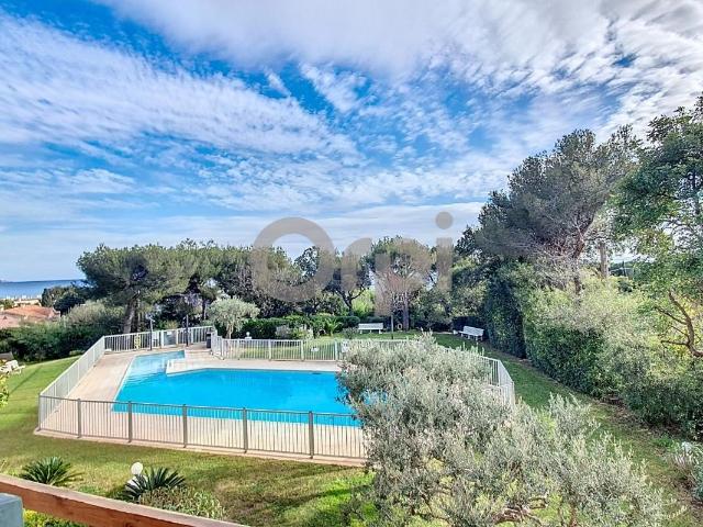 À Vendre Studio vue mer tout à pied résidence avec piscine