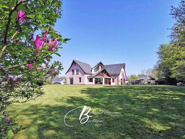 A vendre superbe maison d'architecte voisine d'Auray 196m² Auray